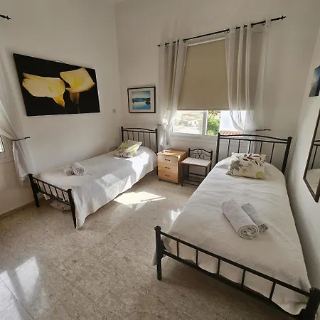 Athena Villa Peyia